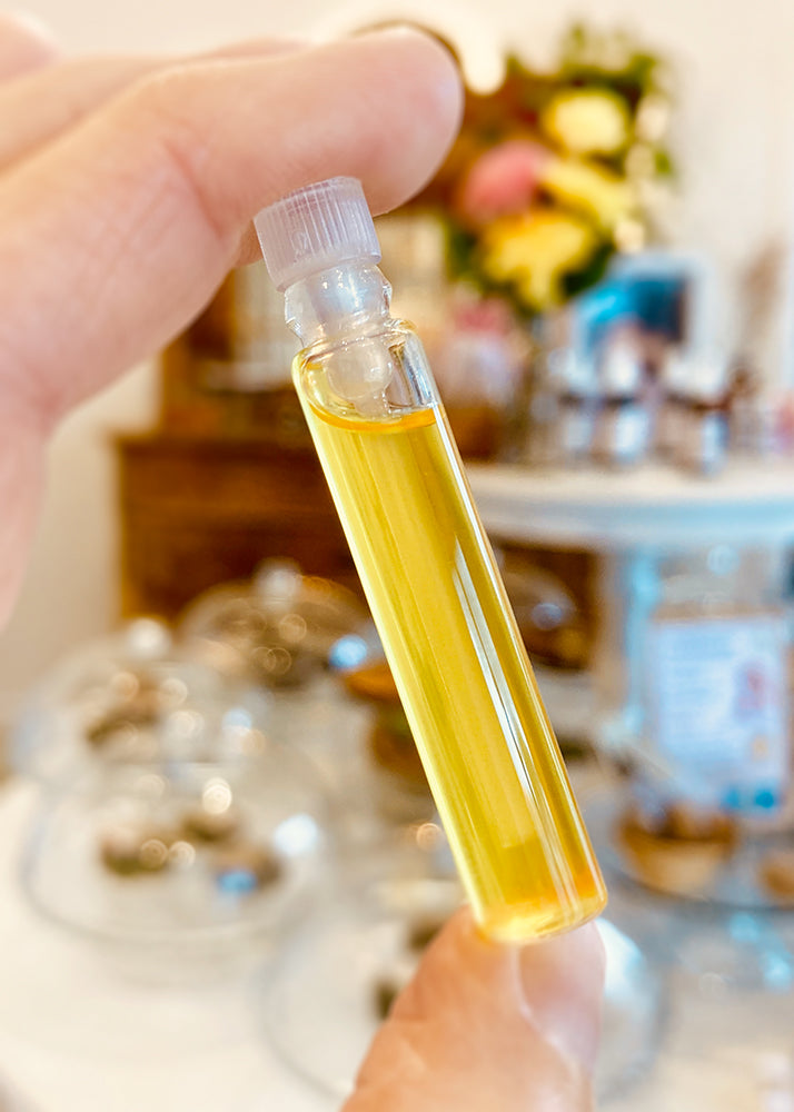 Liliblanc natural perfume – Sample